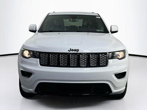 2022 Jeep Grand Cherokee Laredo