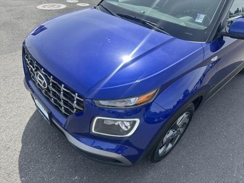2022 Hyundai VENUE Limited