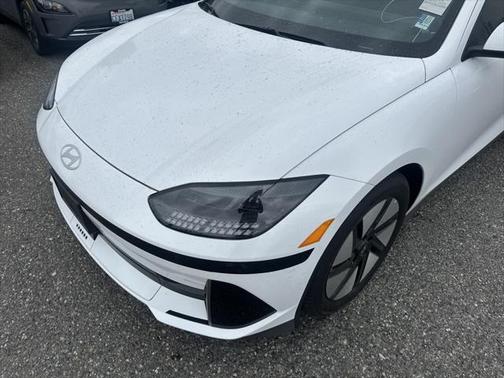 2024 Hyundai IONIQ 6 SE