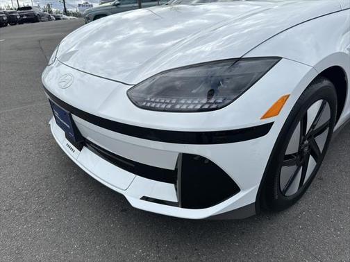 2024 Hyundai IONIQ 6 SE Standard Range