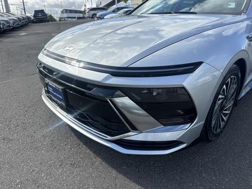 2024 Hyundai SONATA Hybrid Limited