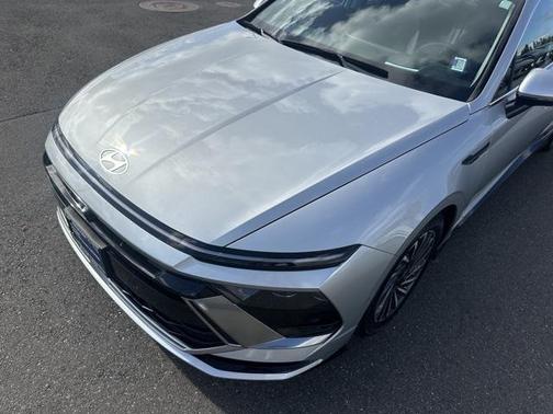 2024 Hyundai SONATA Hybrid Limited