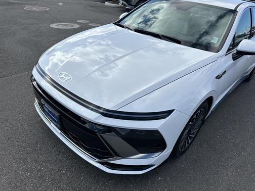 2025 Hyundai SONATA Hybrid SE