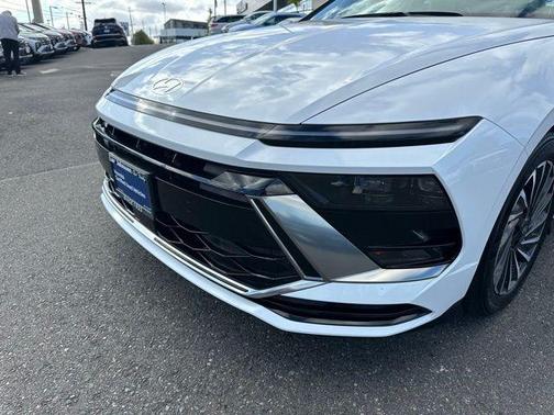 2025 Hyundai SONATA Hybrid SE