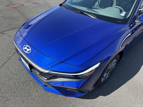 2024 Hyundai ELANTRA HEV Blue