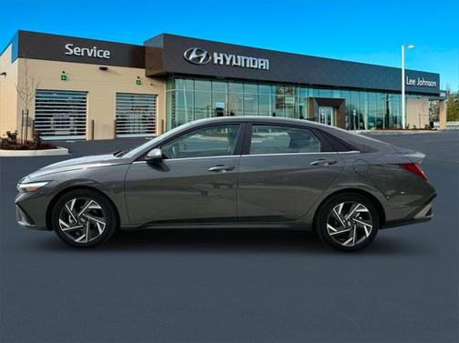 2025 Hyundai ELANTRA Limited