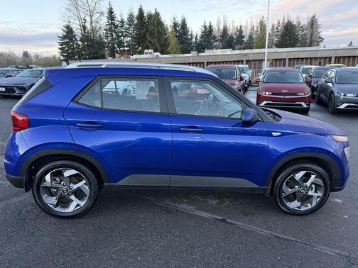 2024 Hyundai VENUE SEL