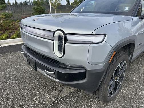 2025 Rivian R1T Adventure