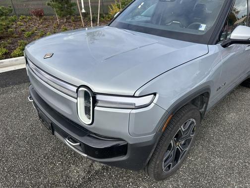 2025 Rivian R1T Adventure