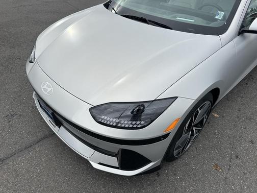 2025 Hyundai IONIQ 6 Limited