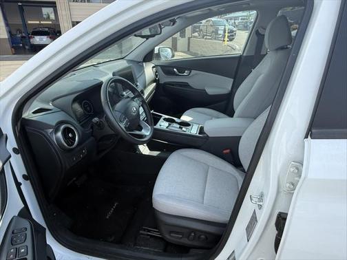 2022 Hyundai KONA EV SEL
