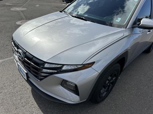 2023 Hyundai TUCSON SE