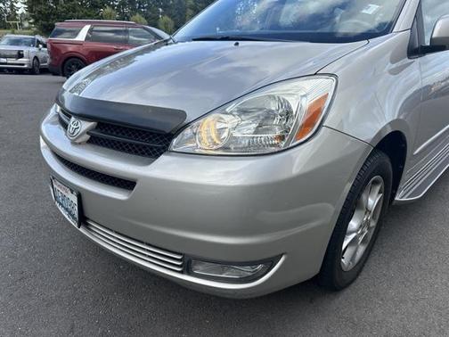 2004 Toyota Sienna XLE
