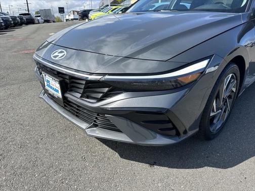 2025 Hyundai ELANTRA SEL