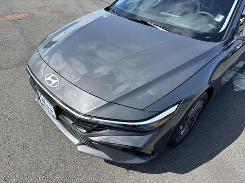 2025 Hyundai ELANTRA SEL