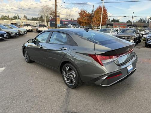 2025 Hyundai ELANTRA HEV SEL Sport