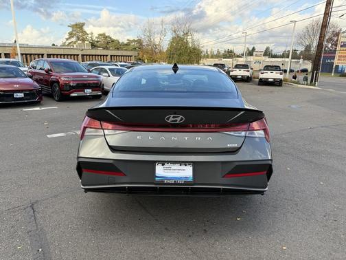 2025 Hyundai ELANTRA HEV SEL Sport
