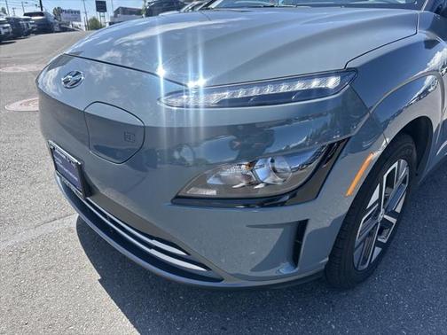 2022 Hyundai KONA EV SEL