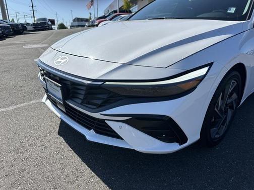 2024 Hyundai ELANTRA HEV Limited