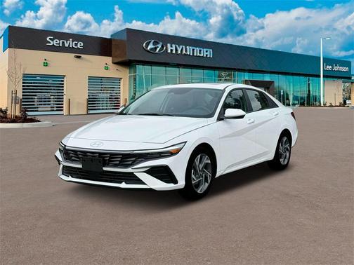 2025 Hyundai ELANTRA SEL