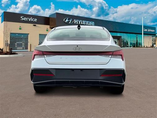2025 Hyundai ELANTRA SEL
