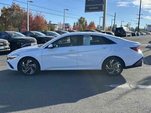 2025 Hyundai ELANTRA SEL