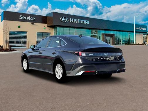 2025 Hyundai SONATA SE