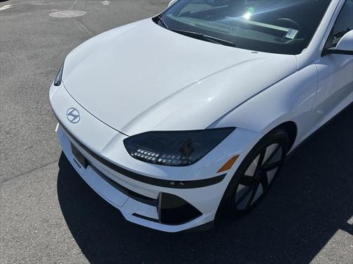 2025 Hyundai IONIQ 6 SE
