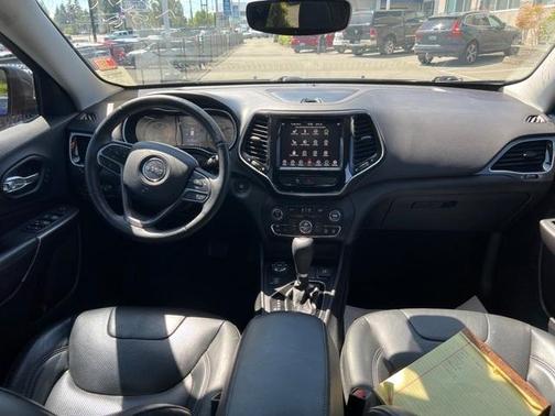 Photo 5 of 5 of 2019 Jeep Cherokee Limited
