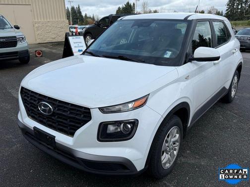 2023 Hyundai VENUE SE