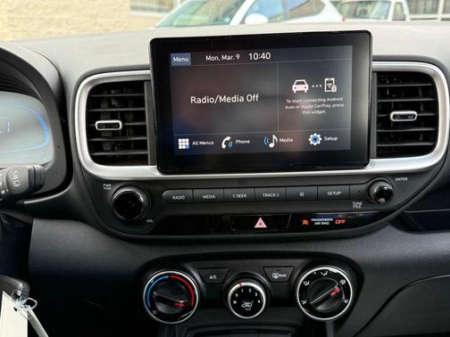 2023 Hyundai VENUE SE