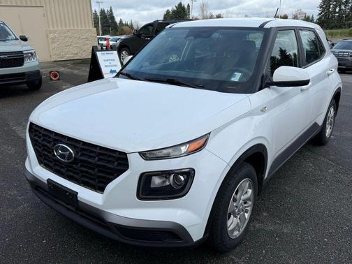 Ceramic White 2023 Hyundai VENUE SE