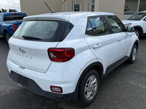 2023 Hyundai VENUE SE