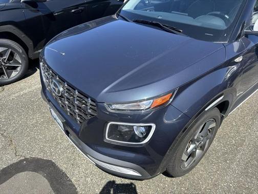 2022 Hyundai VENUE Limited