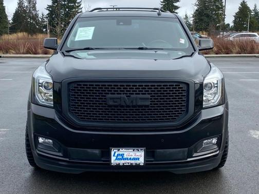 Photo 2 of 32 of 2017 GMC Yukon XL SLT