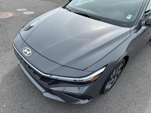 2025 Hyundai ELANTRA Sport