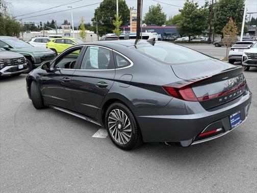 2022 Hyundai SONATA Hybrid SE