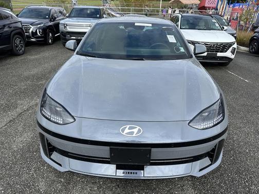 2024 Hyundai IONIQ 6 SE Standard Range