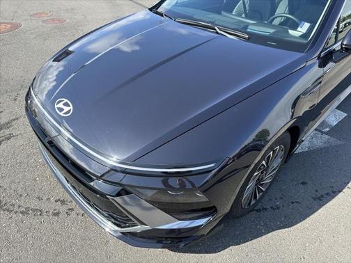 2024 Hyundai SONATA Hybrid Limited