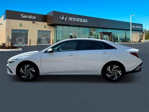 2025 Hyundai ELANTRA Limited