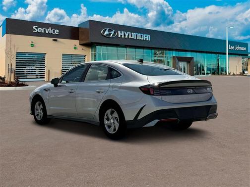 2025 Hyundai SONATA SE