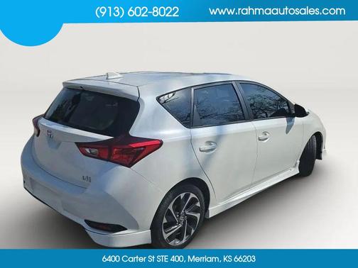 Blizzard Pearl 2017 Toyota Corolla iM Base