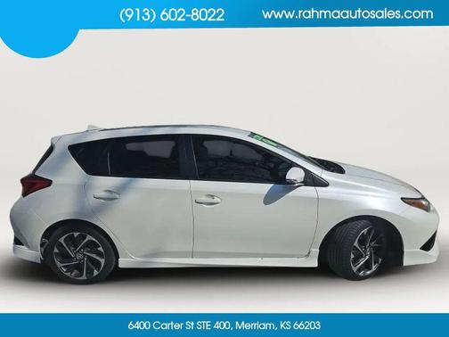 Blizzard Pearl 2017 Toyota Corolla iM Base