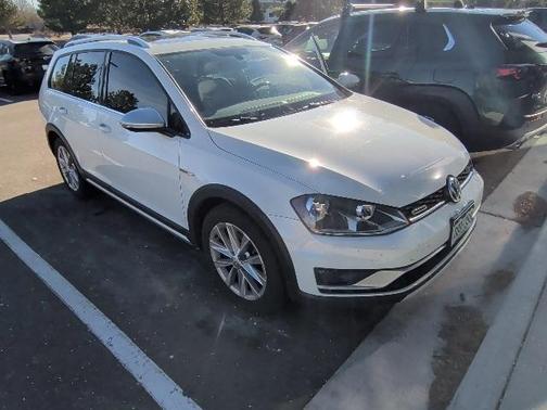 2017 Volkswagen Golf Alltrack TSI SE