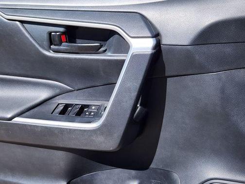 Super White 2019 Toyota RAV4 Hybrid LE