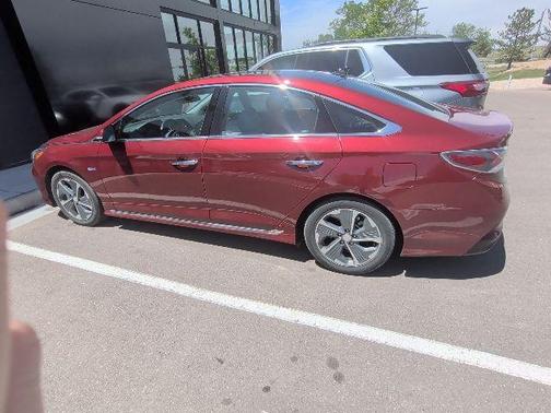 Cosmopolitan Red 2018 Hyundai SONATA Hybrid Limited