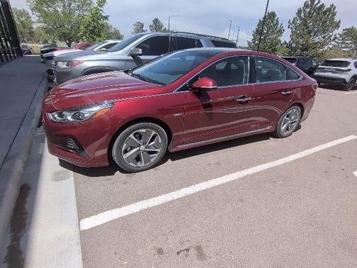 Cosmopolitan Red 2018 Hyundai SONATA Hybrid Limited