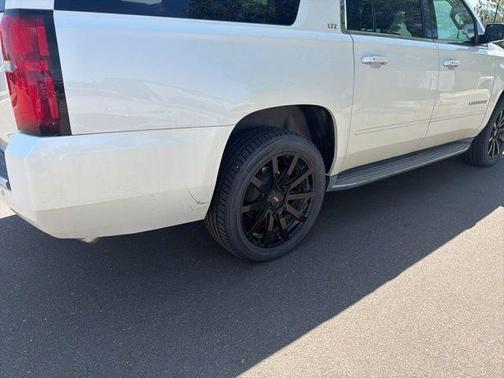 White Diamond Clearcoat 2015 Chevrolet Suburban 1500 LTZ