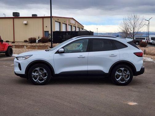 2025 Ford Escape ST-Line Select