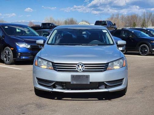 Reflex Silver Metallic 2013 Volkswagen Passat 2.5 SE